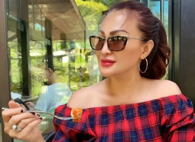 Profil dan Perjalanan Karier Connie Nurlita yang Meninggal Akibat Serangan Jantung