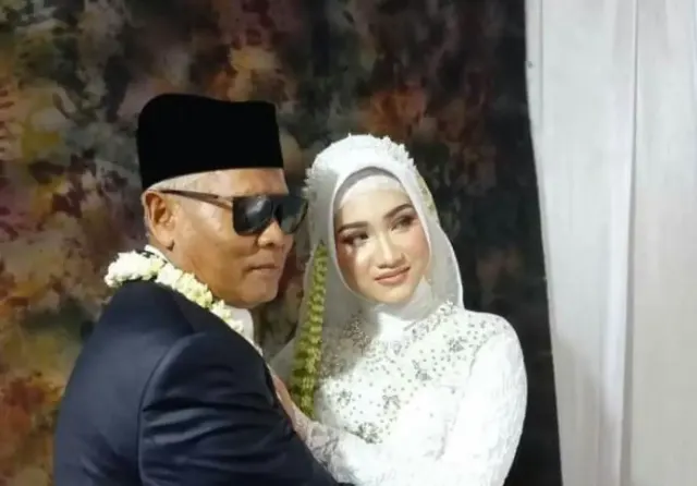 Mengapa Wanita Menyukai Pria yang Lebih Tua?