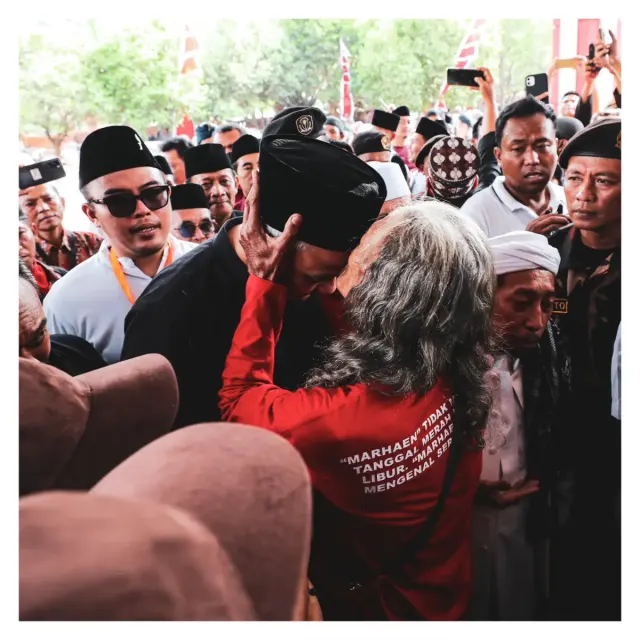 Cium Jidat Ganjar Pranowo, Ini Dia Sosok Surono Danu