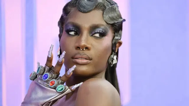 Lirik Lagu What It Is Viral di TikTok, What's up?