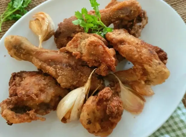 Resep Ayam Goreng Bawang Putih, Gurih Dagingnya Empuk Banget Cocok Untuk Santapan Keluarga