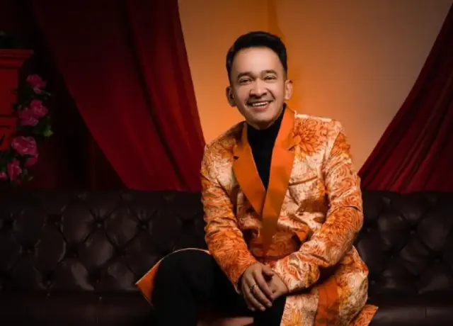 Profil dan Biodata Ruben Onsu, Presenter Kondang yang Merintis Karier dari Bawah