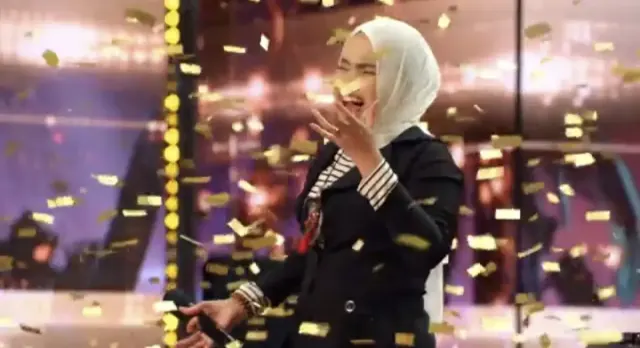 Penyanyi Difabel Indonesia Putri Ariani Dapat Golden Buzzer dari Simon Cowell Saat Ikuti Ajang America's Got Talent 2023