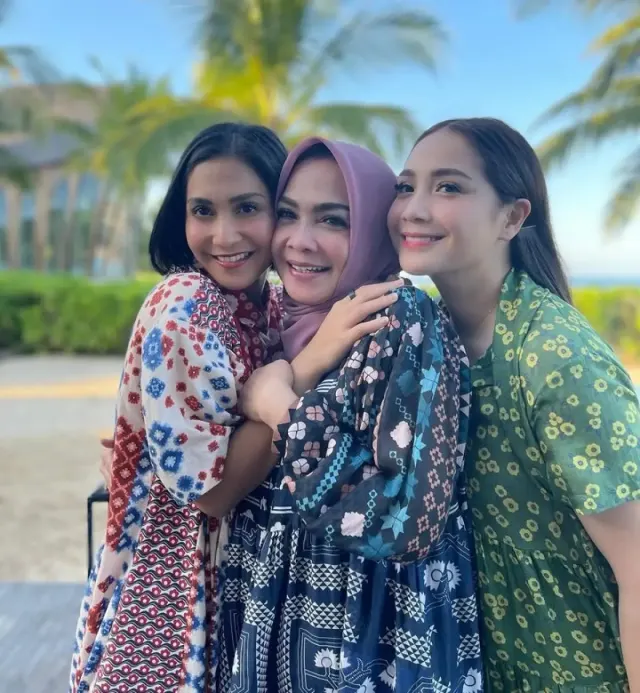 Dituntut Harta Gono-gini, Intip 5 Sumber Kekayaan Rieta Amilia