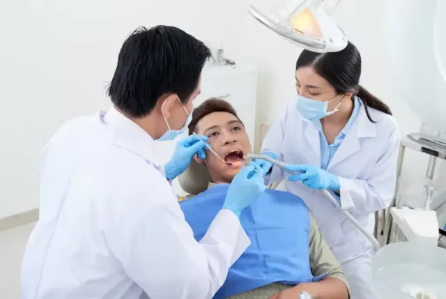 Kapan Waktu yang Tepat untuk Cabut Gigi Bungsu?