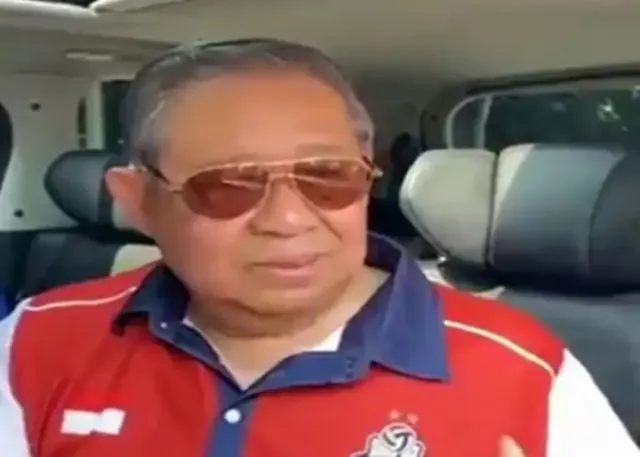 Pakai Kaus Warna Merah, SBY Sambut Baik Ajakan Pertemuan dari PDIP