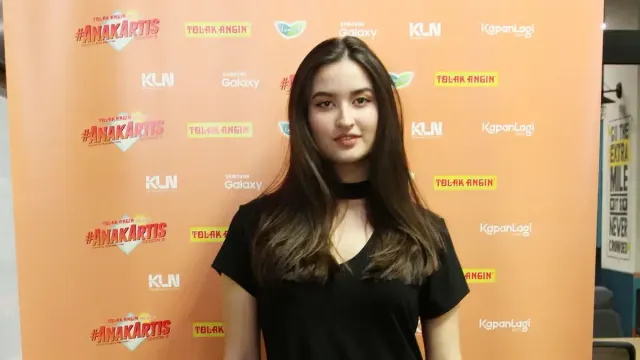 Lirik Lagu Astrologically Illogical milik Stephanie Poetri