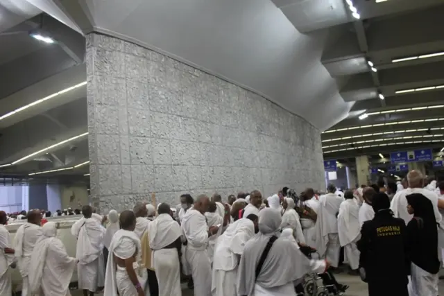 Doa Melempar Jumrah yang Dilakukan Jemaah Haji, Arab, Latin dan Artinya