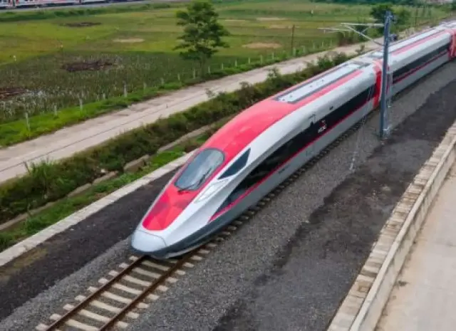 5 Fakta Menarik Kereta Cepat Jakarta-Bandung, Gratis 3 Bulan hingga Koin Diam Tak Bergerak