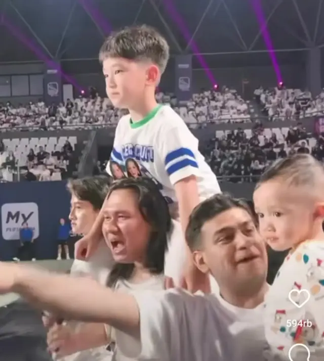 Keanu Angelo dan Fadil Jaidi Gendong Anak Raffi Ahmad, Netizen Beri Komentar Satir