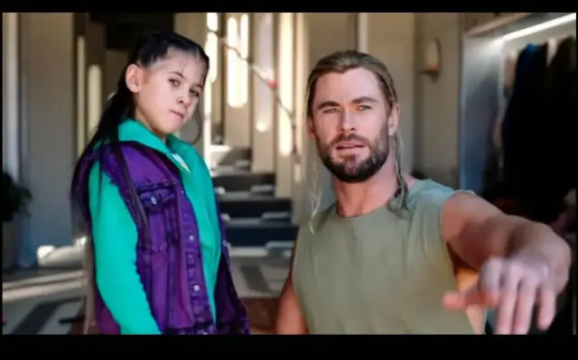 Meski Seru dan Menyenangkan Saat Berakting Bersama di Love And Thunder, Chris Hemsworth Tetap Ingin Batasi Waktu Akting Putrinya