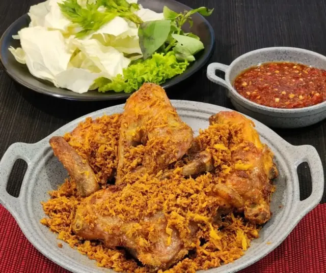 12 Resep Ayam Goreng Terenak Se Indonesia Raya! Lengkap dengan Bahan, Cara Membuat Hingga Siap Saji