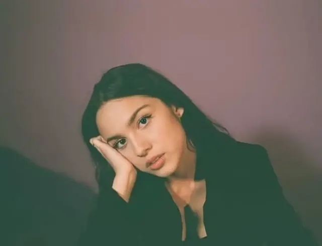 Lirik Terjemahan Dan Fakta lagu Vampire Olivia Rodrigo