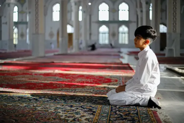 Benarkah Doa Anak Yatim Pasti Dikabulkan? Simak Penjelasannya