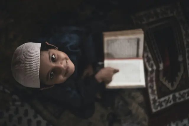 6 Keutamaan Menyantuni Anak Yatim Menurut Islam