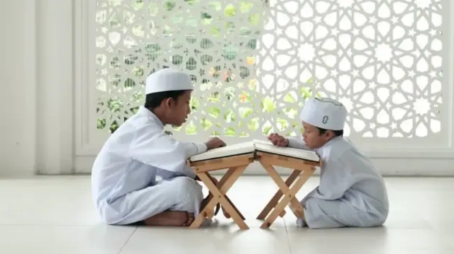 Surah Al-Isra ayat 34 dan Tafsirnya, Larangan Mengambil Harta Anak Yatim