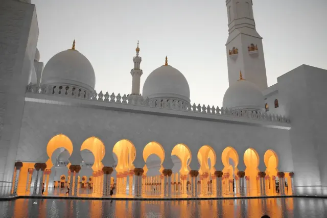 Doa Masuk Masjid Terlengkap, Arab, Latin Beserta Adabnya