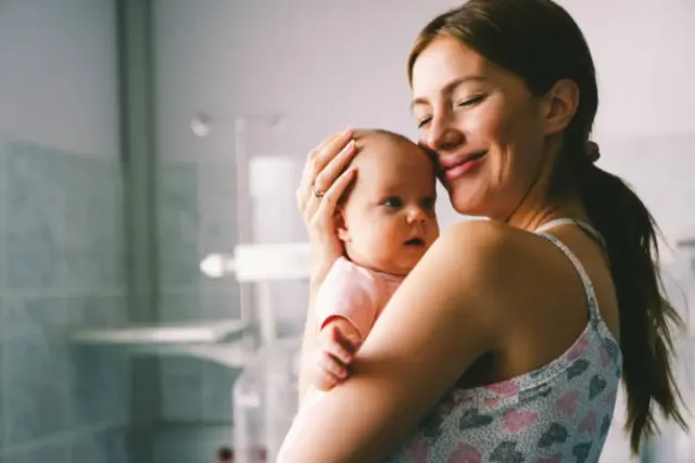 Arti Mimpi Menggendong Bayi, Ada Rezeki atau Perubahan Hidup yang Cukup Drastis