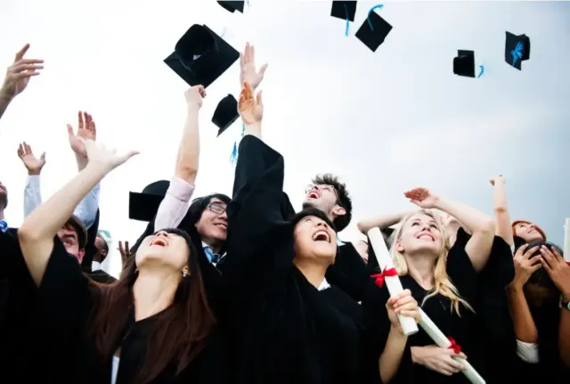 45 Ucapan Untuk Orang Sudah Wisuda 2023, Cocok Dikirim ke Keluarga dan Sahabat