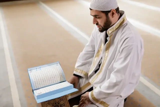 7 Ayat Al-Qur'an dan Hadis tentang Anjuran Bersyukur