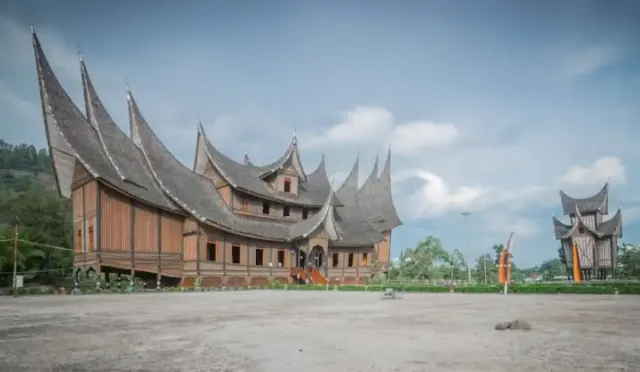 Sebelum Nego Sama HRD Ketahui UMP Padang Sumatera Barat 2023