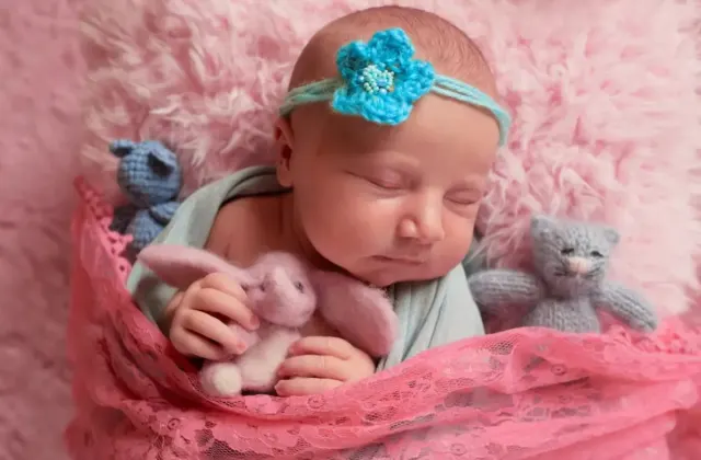 200 Inspirasi Nama Bayi Perempuan Sunda, Punya Makna yang Cantik dan Mempesona