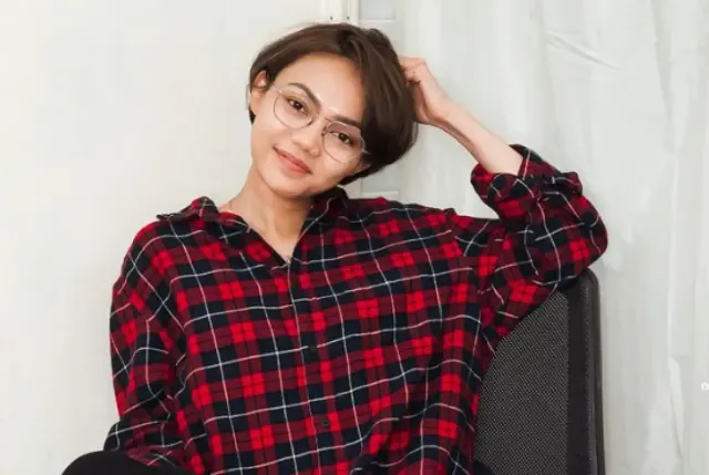 Profil Rina Nose, Biodata dan Jejak Kariernya, Komedian yang Dikenal Jago Akting dan Nyanyi