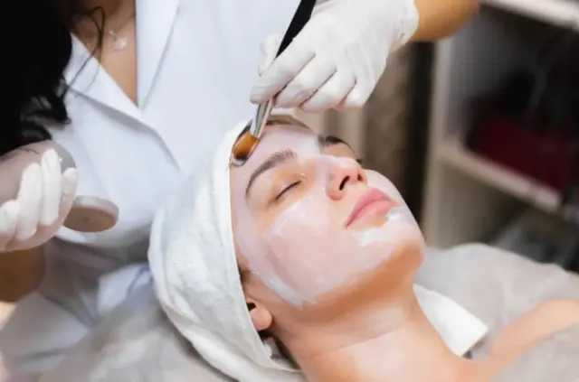 Segini Harga Facial Wajah dan Manfaat Facial Wajah untuk Kesehatan Kulit Jika Kamu Pengen Glowing dan Cantik