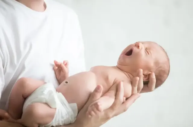 Apakah Bayi Newborn Boleh Sikat Gigi? Ini Penjelasan dan Cara Membersihkan Gigi Bayi yang Aman dan Benar