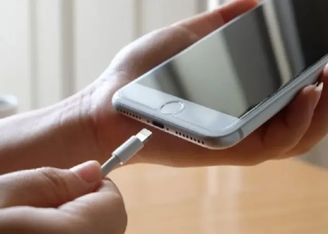 Cara Isi Daya Baterai iPhone yang Benar, Bikin Battery Health tetap Terjaga