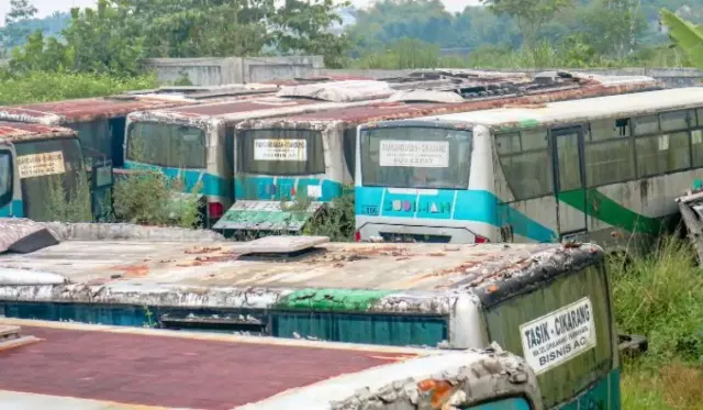 Kisah di Balik Rongsokan Bus Budiman Dibiarkan Merana di Tasik
