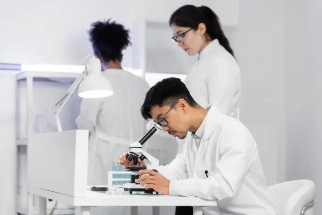 10 Prospek Kerja Teknik Biomedis Besesrta Gaji Per Bulannya