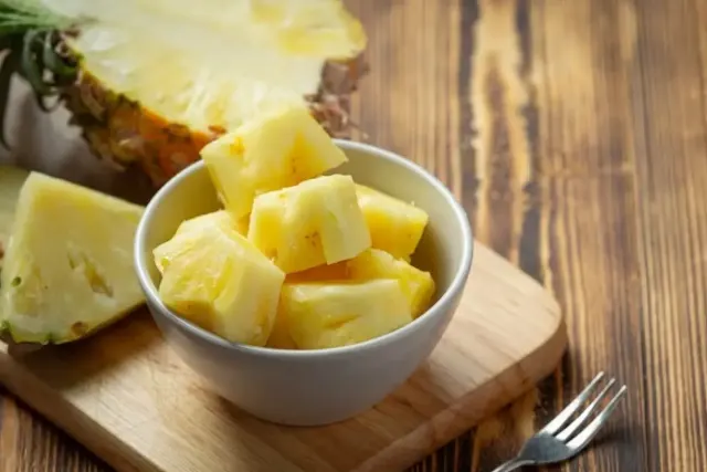 5 Bahaya Buah Nanas bagi Kesehatan, dari Picu Alergi hingga Rusak Gigi