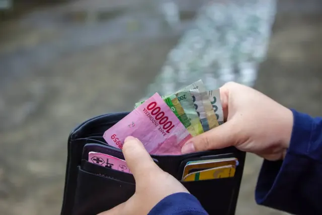 Benarkah Sedekah Menolak Bala Bencana? Berikut Penelasannya