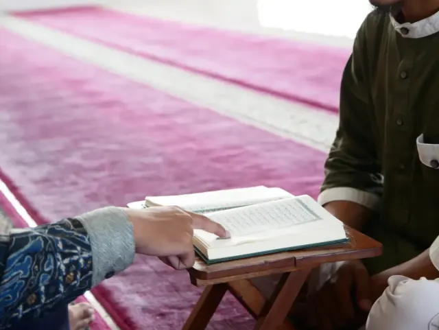 Hadits Innamal A'malu Binniyat Shahih Apa Dhaif? Ini Penjelasannya