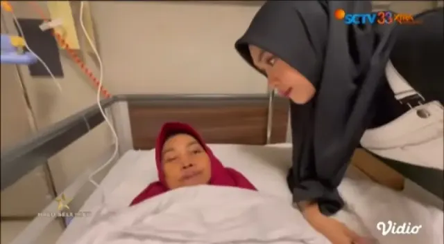 Duduk Perkara Ria Ricis Dihujat Gara-gara Bikin Konten Ibunya Masuk Rumah Sakit