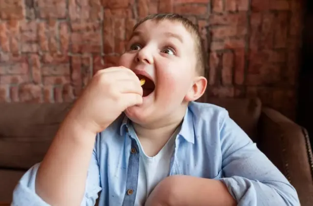 Nggak Usah Bingung, Ini Pola Makan untuk Mengatasi Obesitas pada Anak
