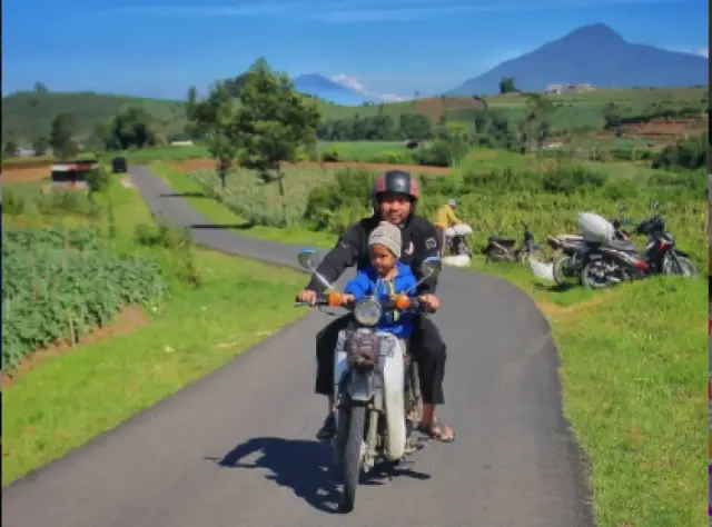 Cara Paling Aman Mengendarai Sepeda Motor Bersama Anak