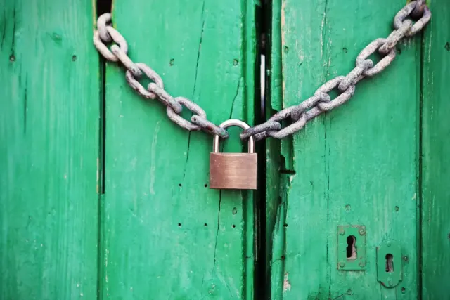 Hadis tentang Anjuran Menutup Pintu saat Maghrib