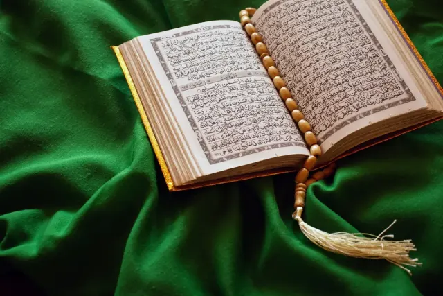 Surah Al Hujurat Ayat 12 Menjelaskan tentang Apa? Simak Penjelasannya