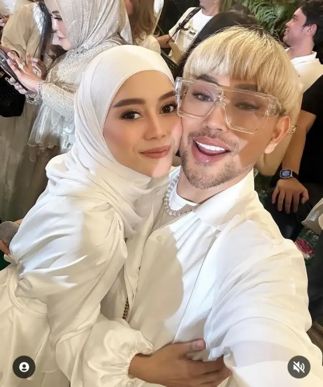 Pose Selfie Terlalu Nempel dengan Caren Delano, Lesti Kejora Banjir Hujatan