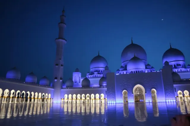 6 Hadits Memakmurkan Masjid yang Perlu Diketahui Muslim