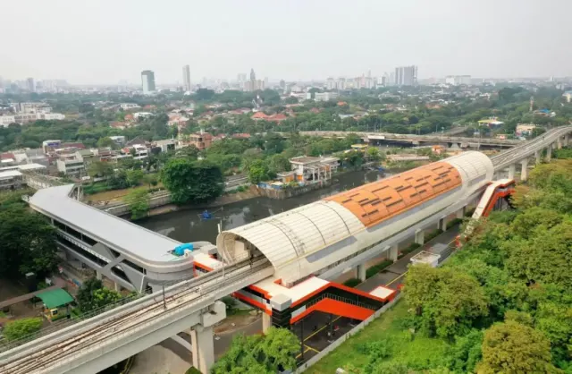 LRT Jabodebek Bakal Diresmikan Presiden Jokowi, Begini Cara Aksesnya dari Stasiun Gambir dan Stasiun Senen