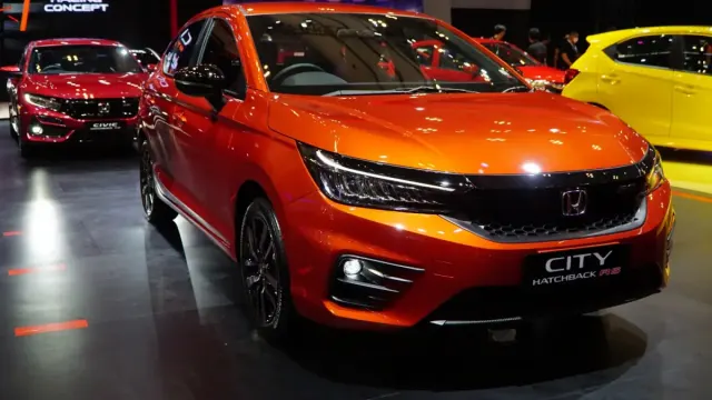 Daftar Harga Honda Brio RS dan City Hatchback RS With Honda Sensing