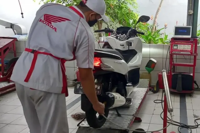 Tilang Uji Emisi Mulai Berlaku, Begini Cara Agar Motor Lolos dari Tilang Uji Emisi!
