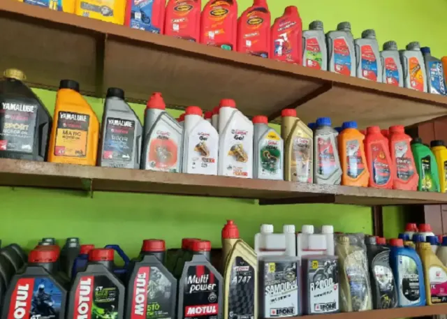 Cara Bedakan Oli Asli dan Oli Palsu Biar Tidak Salah Beli dan Merusak Performa Motor