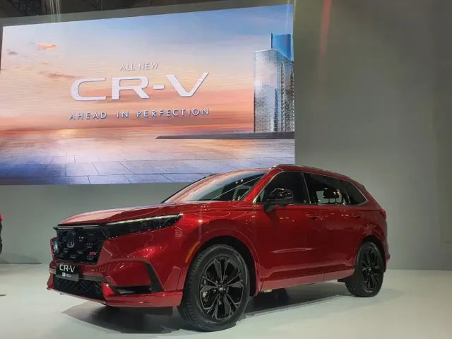 Sama-sama Mobil SUV Hybrid, Honda CR-V e:HEV Dibanderol Lebih Mahal dari Toyota Corolla Cross, Mengapa?