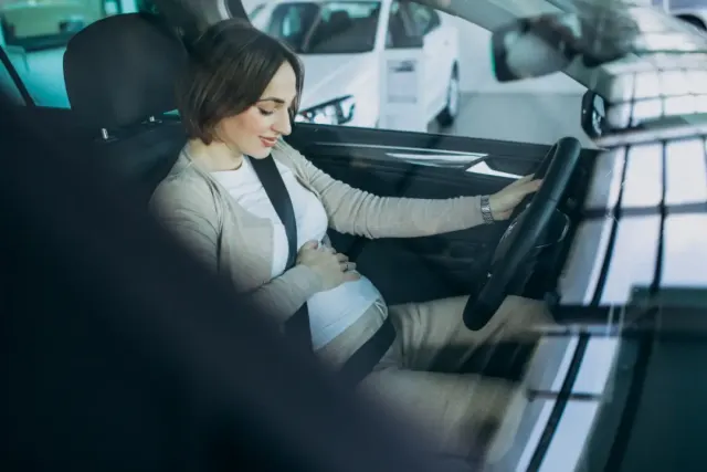 Bolehkah Ibu Hamil Nyetir Mobil Sendiri? Ini Saran Dokter Kandungan Agar Bumil dan Calon Bayi Selalu Aman