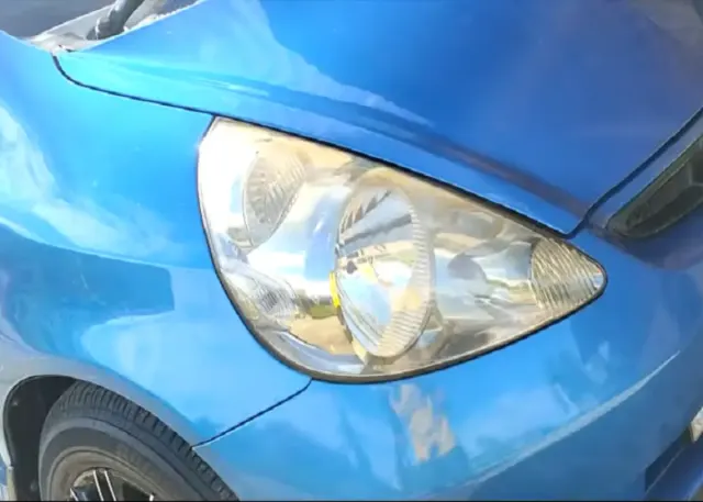 Atasi Mika Lampu Mobil Menguning dengan 5 Cara Ini, Gak Usah Beli Baru