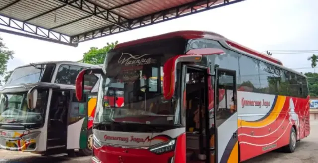 Sensasi Perjalanan Jakarta-Bukittingi dengan PO Gumarang Jaya Single Glass, Segini Harga Tiketnya